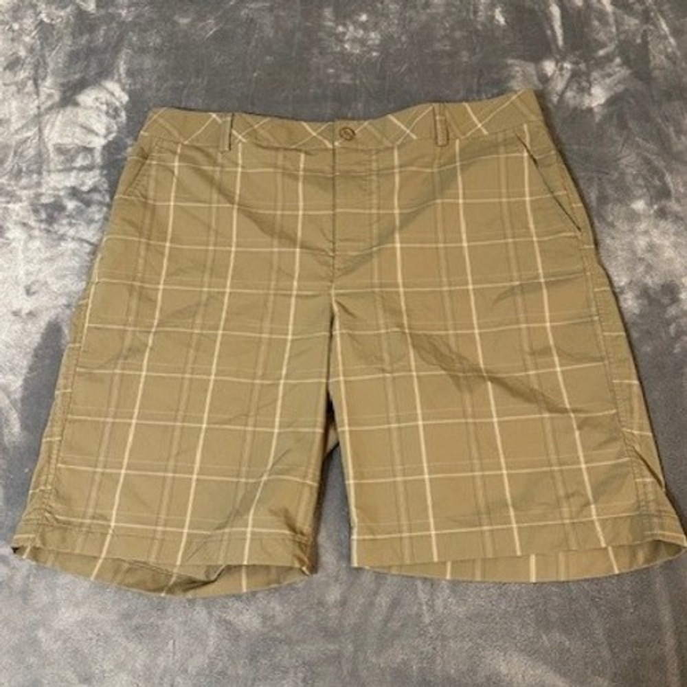 Under Armour Men's Plaid Golf Shorts Size 38 Flat Front Performance Tan Khaki